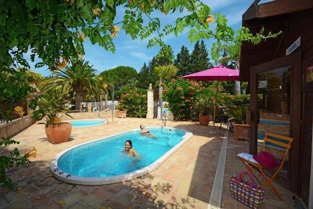 Campingplatz Les Pecheurs - Maeva Roquebrune-sur Argens